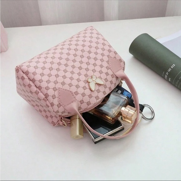 ⚠️Clearance Butterfly Cylindrical Crossbody Bag Black /White /Pink /Blue /Brown - Picture 11 of 12